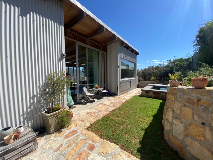 3 Bedroom Property for Sale in Clovelly Western Cape